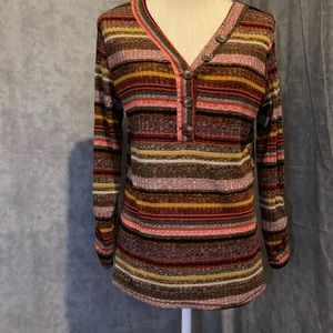 Multi colored 3/4 sleeve knit top